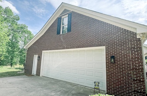 Sanford House | Stunning Sanford home with privacy and a beautiful view.