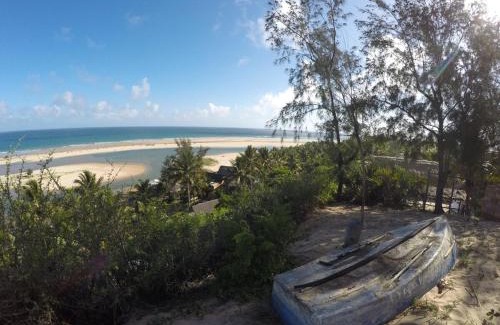 Inhambane House | Stunning sea view, charming beach house in Barra, Mozambique - 4x4