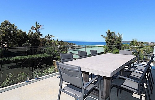 Dee Why House | Stunning ultramodern home overlooking beautiful beach