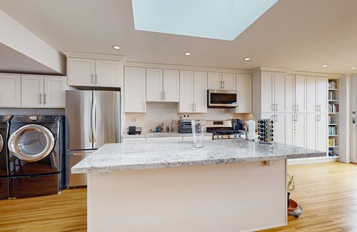 Miraloma Park House | Stunning Upper Noe Valley luxury home w/Bay views