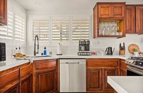 Eagle Mountain Estates House | Stunning Big Bear Retreat | Ping Pong & Pool Table