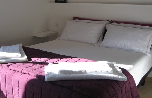Santa Maria d'Alto Cielo Apartment | Stunning Valley position. Stylish apartment in Italian Farmhouse, with pool.