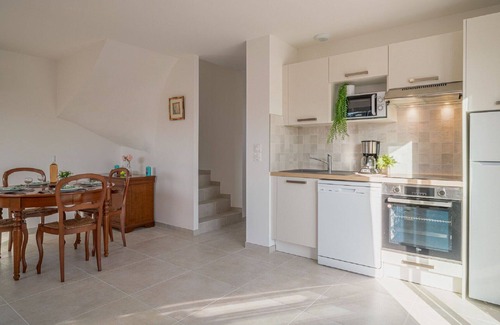 Sainte-Marie-Plage House | Stunning villa for 4 people with A/C, TV, terrace and pets allowed