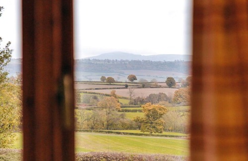 Craven Arms House | Stunning villa for 12 people with pool, WIFI and terrace