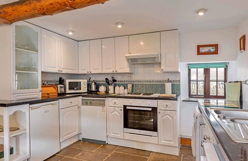South Cheriton House | Stunning villa for 4 guests with WIFI, TV and pets allowed