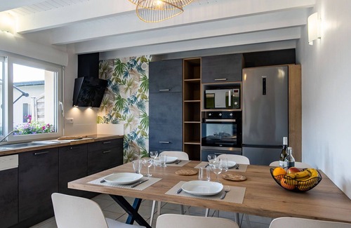 Guisseny House | Stunning villa for 5 guests with WIFI, TV, terrace and pets allowed