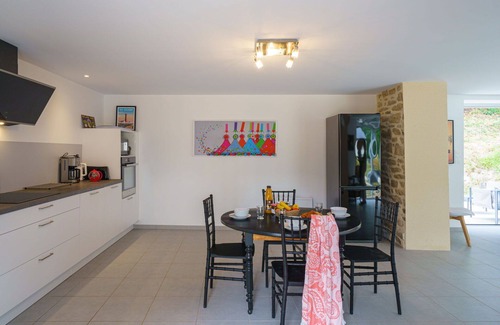 Peumerit House | Stunning villa for 6 guests with WIFI, TV and terrace