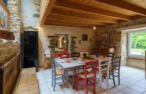 Plovan House | Stunning villa for 6 guests with WIFI, TV and terrace