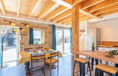 Primelin House | Stunning villa for 6 people with WIFI, TV, terrace and pets allowed