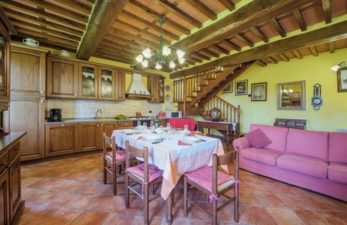 Pescaglia House | Stunning villa for 6 people with WIFI, private pool, TV and patio