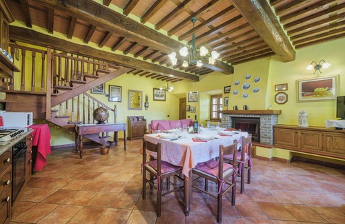 Pescaglia House | Stunning villa for 6 people with WIFI, private pool, TV and patio