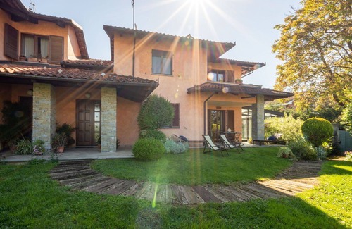 Narzole House | Stunning villa for 8 people with WIFI, A/C, hot tub, private pool, TV and terrace
