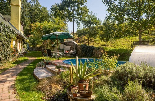 Holubovska Basta Villa | Stunning villa for 6 people with A/C, WIFI, private pool, TV and patio
