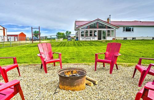 Arena House | Stunning Wisconsin Retreat on Active Farm!