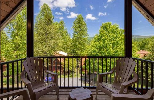 White Oak Lodge House | Stunning32 with Free Tickets to Dollywood,Anakeesta,Aquarium,Ziplining&MoreBeds on main level
