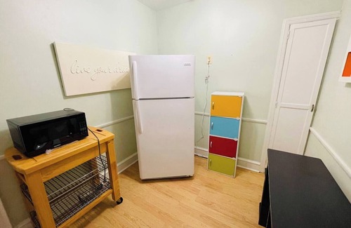 Elkins Park Apartment | Style and Charm 2BR apt in Melrose Park