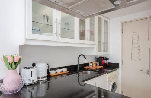 Northcote House | Stylish 1 Bedroom Apartment Near Northcote Road