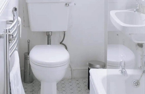Edinburgh Apartment | Stylish 1BD Flat - Abbeyhill