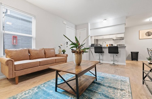 Highland Apartment | Stylish 1BR Near UT Highland Evonify