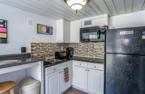 Lake Como House | Stylish 1br Studio Steps To Shops & Dining