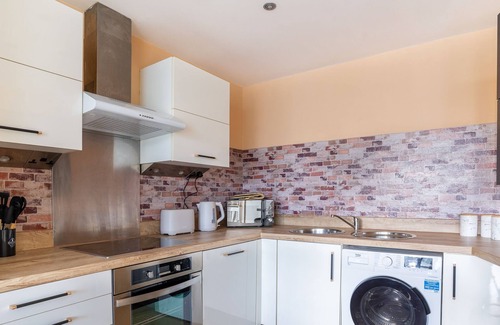 Castlefield Apartment | Stylish 2-Bed Apartment with Large Balcony