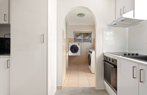 Leichhardt House | Stylish 2-Bed House with Parking