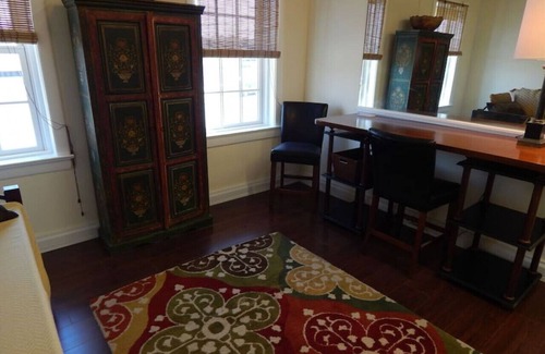 Salisbury Apartment | Stylish 2 bedroom 1 bath with riverfront views close to dining and downtown