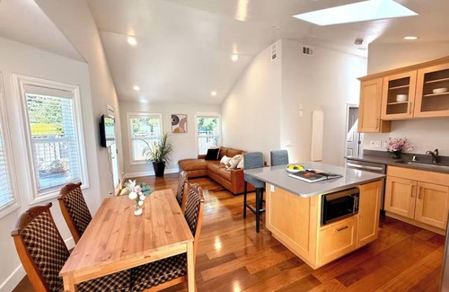 Cupertino House | Stylish 2-Bedroom ADU in Heart of Silicon Valley with AC