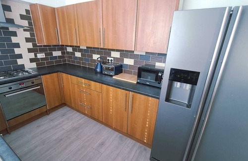 Ecclesfield House | 🏡 Stylish 2-Bedroom retreat near Sheffield Universities & Peak District