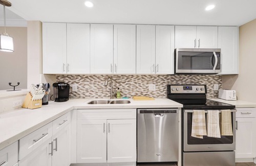 Boca Raton Apartment | Stylish 2BR, 2BA Apartment with Balcony & Pool - Just Steps from the Beach