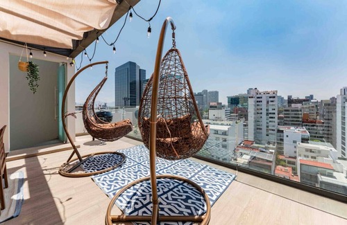Granada Condo | Stylish 3-Level Penthouse with Private Rooftop