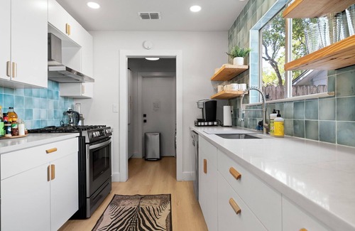 Woodstone Village House | Stylish 3BR/2BA WFH Ready, Fast Wi-Fi, Peaceful Yard—Perfect for 30+ Nights