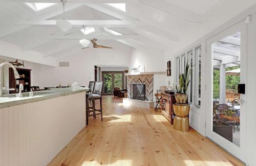 Occidental House | Stylish 3BR Retreat Close to Coast & Wineries