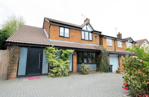 Barrow upon Trent House | Stylish 4-Bed House in Arley