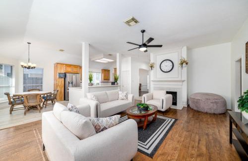 George Bush Park/Eldridge House | Stylish 4BR Retreat in West Houston - Prime Spot