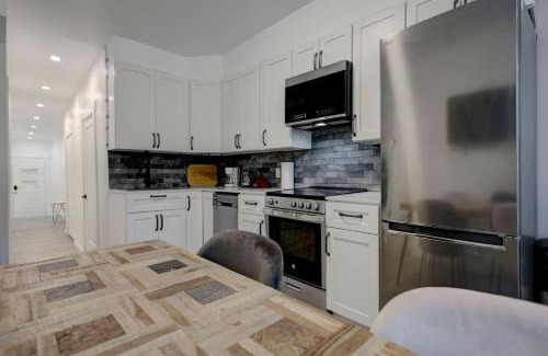 Sainte-Marie Apartment | Stylish 4BR Unit Near Plateau and DT MTL