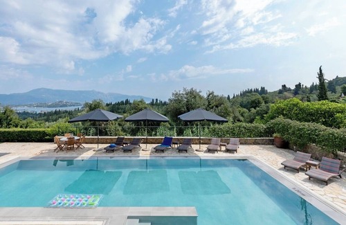 Vassilatika Villa | Stylish 6 en-suite bedroom Villa overlooking the Sea - 7km from Corfu town