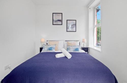 Bedford Apartment | Stylish And Serene I 15 Percent OFF I Sleeps 3 I Super Fast Wi-Fi I Free Parking