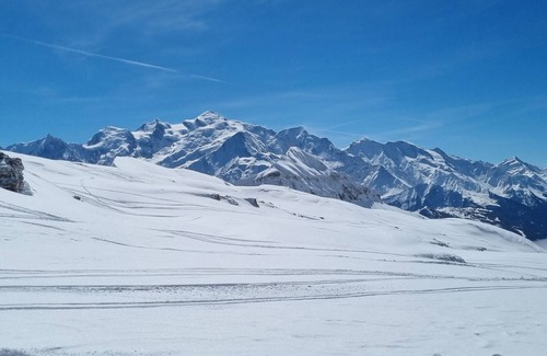 Araches-la-Frasse Apartment | Stylish apartment comfortably sleeping 5, in heart of Les Carroz d'Araches