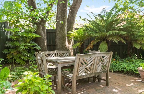 Malvern East Apartment | Stylish Apartment, Malvern East