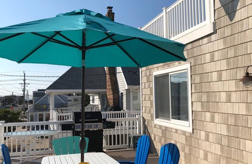 North Beach Haven House | Stylish Brant Beach Oceanside House. Recent Remodel, 3 houses to Ocean & by BBYC