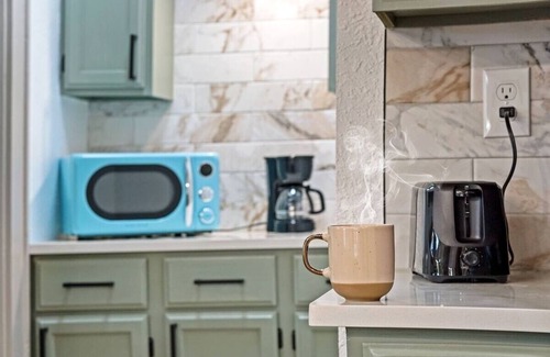 Central Oklahoma City House | Stylish Bungalow. Sleeps 6. Wi-fi. Pets welcome.