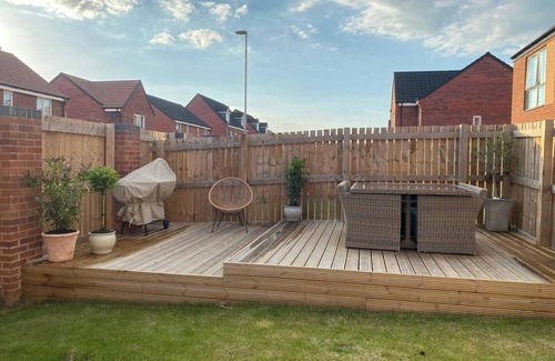 Giltbrook House | Stylish, clean, close to M1, office space, city centre 15 minutes drive.