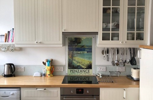 Gulval House | Stylish family friendly Cottage, near Penzance & Coast, with parking & garden