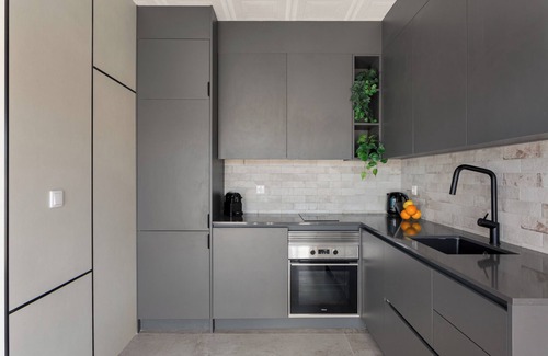 Seixal Apartment | Stylish Lisbon Flat with Balcony Views