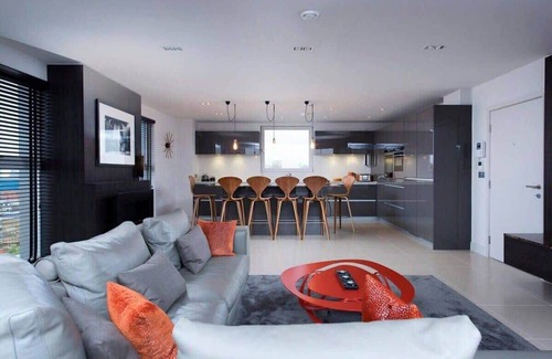 Hoxton Apartment | Stylish Penthouse with London Views