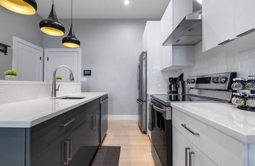 Assembly Square Apartment | Stylish Private Room w/Ensuite Bath near