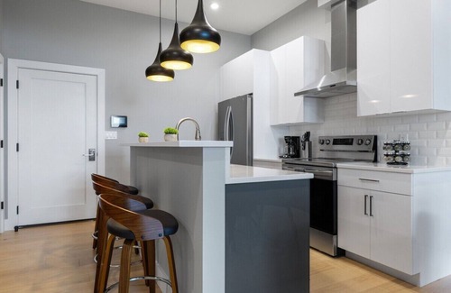 Assembly Square Apartment | Stylish Private Room w/Ensuite Bath near
