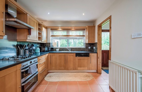Lisburn House | Stylish & spacious entire 3+1BR house in Lisburn(near Belfast)with parking