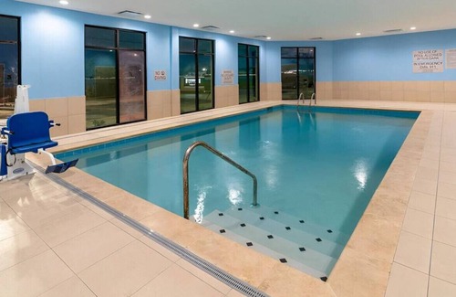 Flowood House | Stylish & Spacious Suite w/ Fully Equipped Kitchen